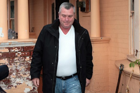 Des Moran speaking to the media, March 18 2009, outside his Ascot Vale home where a gunman fired a shot into his car narrowly missing him and a friend.