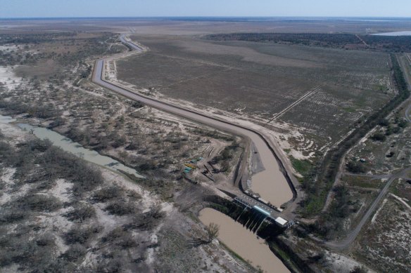 A cotton farm near Bourke. The issue of how to license water take by farmers during periods of flooding remains unresolved after the NSW upper house voted to disallow the latest regulations put forward by the state government.