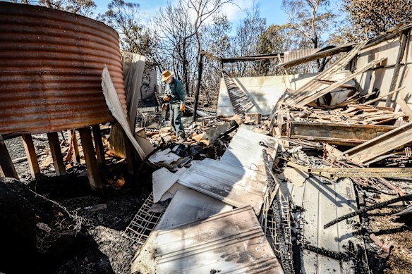 Fears still fan over Crib Point fire