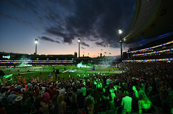 The SCG lights take over as the party starts.
