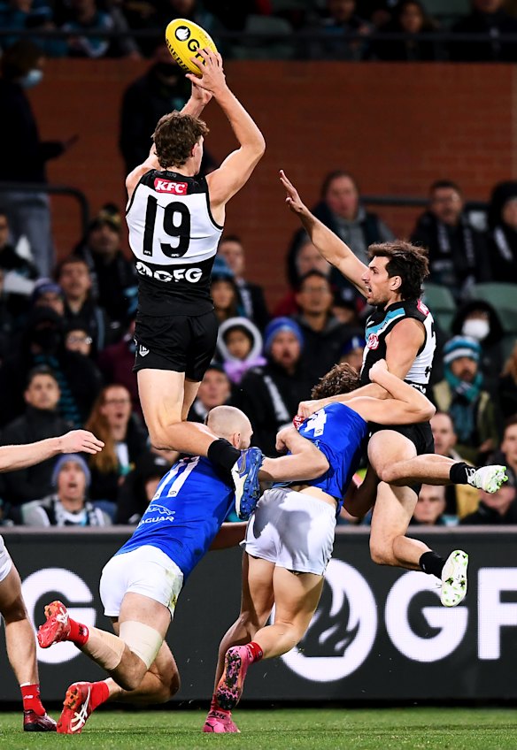 Mitch Georgiades flies for a mark.