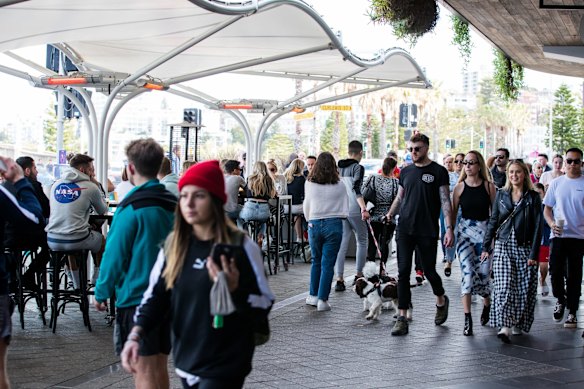 A very busy day at Bondi along the promenade and grassy areas, although the sand and water were much less crowded.