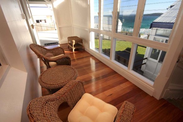 Sugarloaf Point Lighthouse, Seal Rocks.