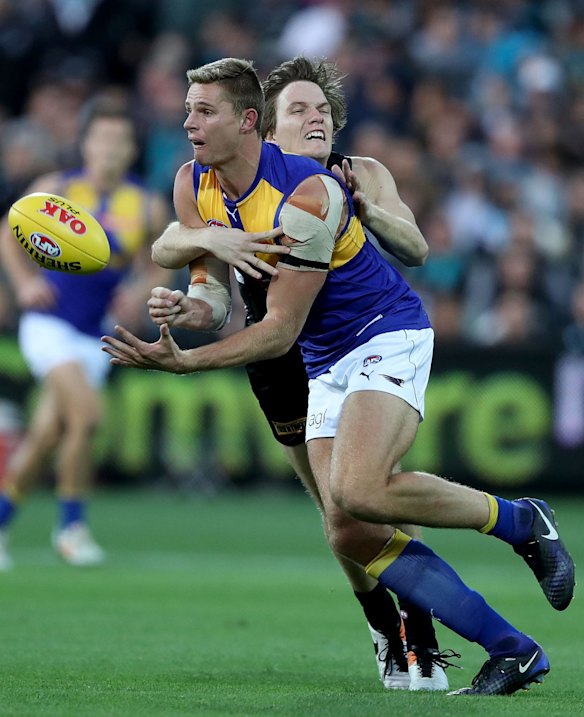 AFL 101: Is Matt Taberner the answer to Fremantle's scoring woes?