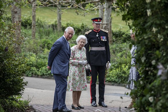 Prince Charles, Prince of Wales, and Queen Elizabeth II arrive for a drinks reception for Queen Elizabeth II and G7 leaders at The Eden Project during the G7 Summit on June 11, 2021 in St Austell, Cornwall, England. 