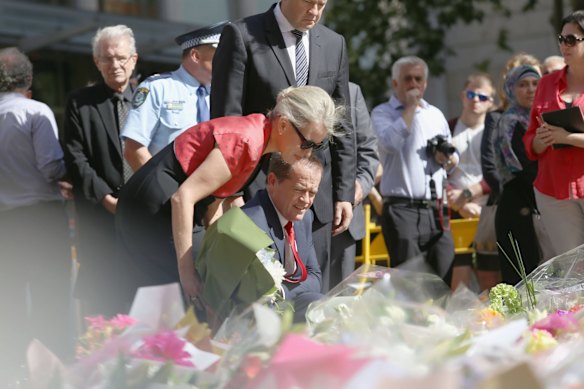 Opposition Leader, Bill Shorten and spouse, Chloe Bryce place flowers at Martin Place. 