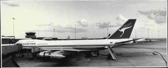 QF44 on October 30, 1985.
