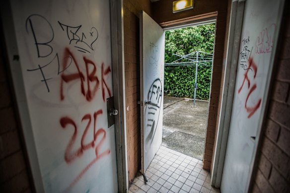 Tenders for the demolition of the Red Hill flats have been called for. 