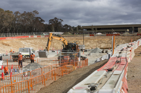 The ACT economy is set to take a hit from a drop in construction industry jobs as major projects - such stage one of the light rail - comes to an end.