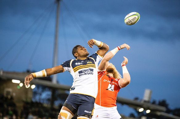 Brumbies No. 8 Isi Naisarani spoils a Sunwolves lineout. 