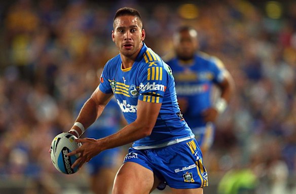 Corey Norman looks to spread the ball.