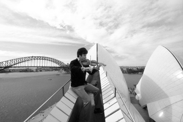 British violinist Kenneth Sillito celebrates the 10th anniversary of the Opera House in 1983.