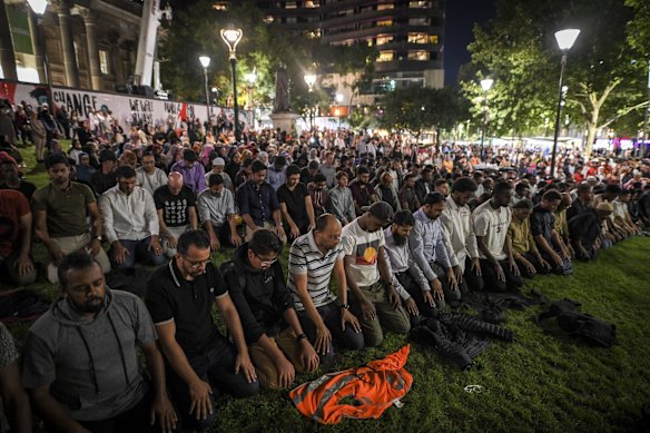 Thousands of Melburnians attended a public vigil at the State Library to remember the victims of the Christchurch terror attacks.