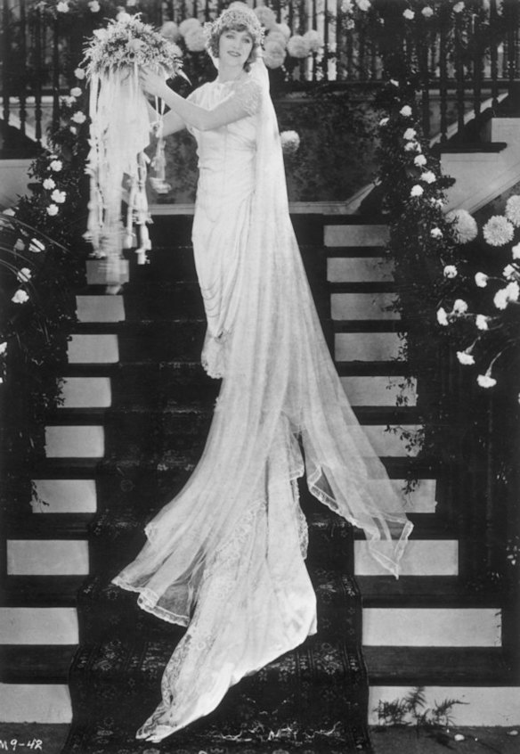 Actress Mary Pickford looked every bit the Gatsby bride in her flowing 1920s creation.