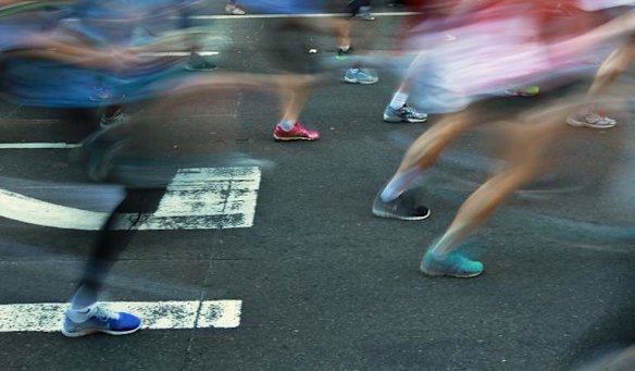 City 2 Surf: 2013. Race action
