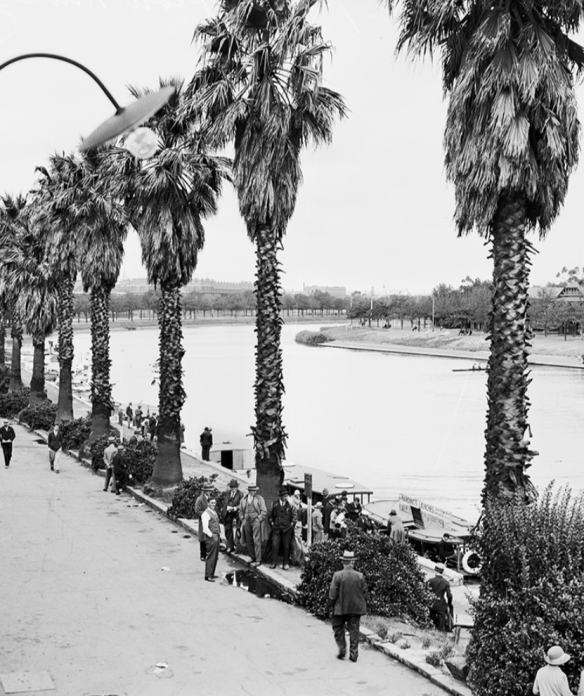 The Yarra River near Princes Bridge 1933.