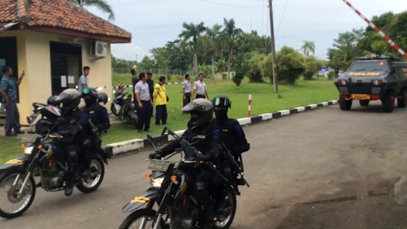 Transfer of Andrew Chan and Myuran Sukumaran to Cilicap.