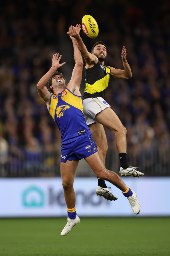 Andrew Gaff and Shane Edwards leap for a mark.
