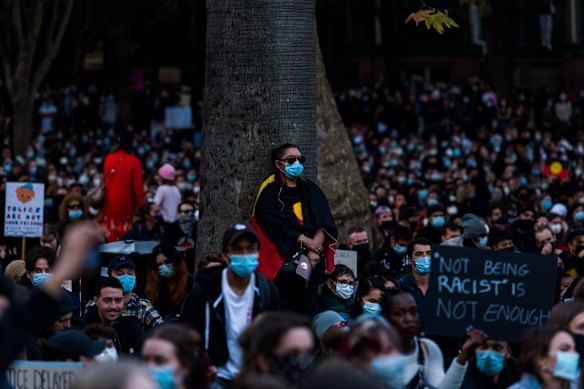 Thousands marched in Sydney to protest against the injustices of over 400 indigenous Australian deaths.
