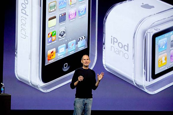 Steve Jobs launches Apple's new iPods