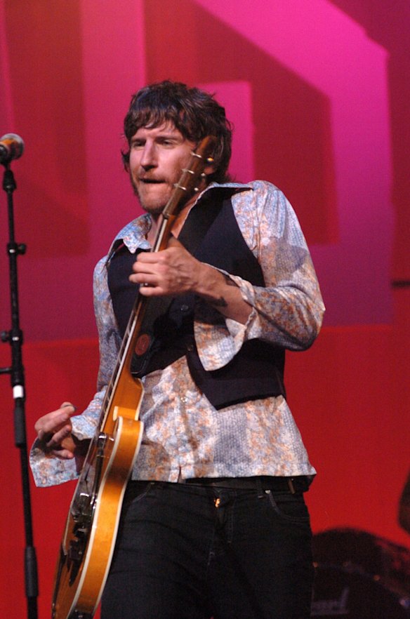 You Am I lead singer Tim Rogers performing at the MusicOz Awards, at the Enmore Theatre, 14th of November 2006.