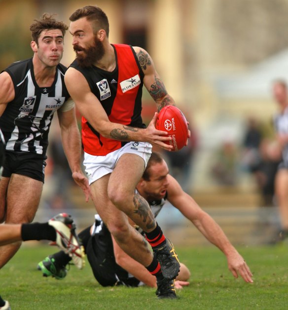 Hal Hunter playing for Essendon's VFL team in 2013. 