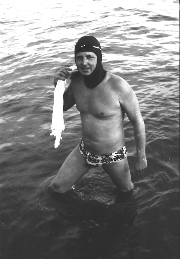 Used car dealer, Doug Mew, swam The Rip, from Point Lonsdale to Point Nepean, in just under 70 minutes, June 13, 1971.