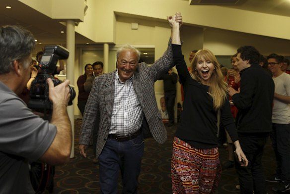 Dr Mike Freelander with his wife, Sharon, enter the Campbelltown Golf Club, after winning the seat of Macarthur for Labor.