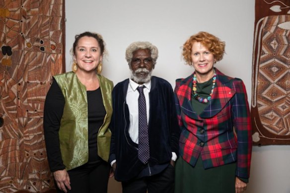 John Mawurndjul: I am the old and the new, MCA, 2018

Lisa Slade, John Mawurndjul and Elizabeth Ann Macgregor OBE at the opening of John Mawurndjul: I am the old and the new, MCA, 2018.