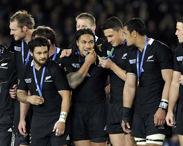 Ma'a Nonu bites Sonny Bill Williams' winners medal. 