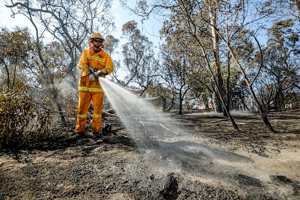 Fears still fan over Crib Point fire