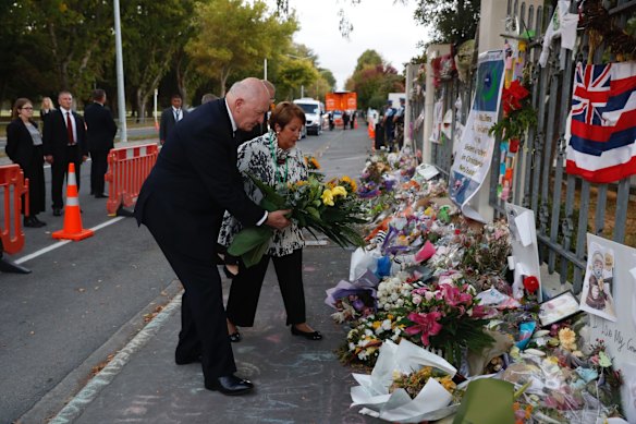 Australian Governor-General Sir Peter Cosgrove and his wife Lynne, Lady Cosgrove pay tribute outside the Al-Noor Mosque in Christchurch.
