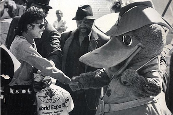 Star down under ... Michael Jackson meets Expo OZ at Brisbane Airport in 1987.