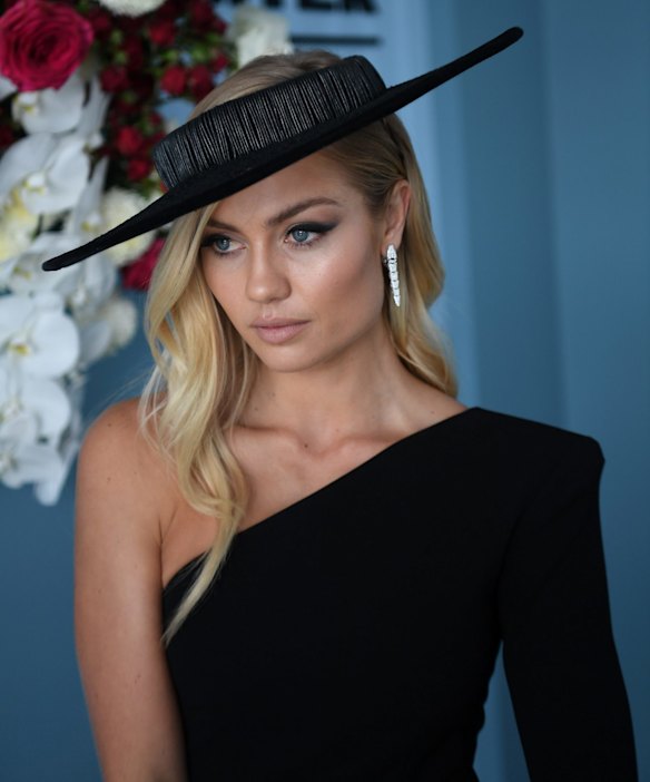 Elyse Knowles wearing Ezara J hat at Myer Fashions on the Field on Derby Day 2018.