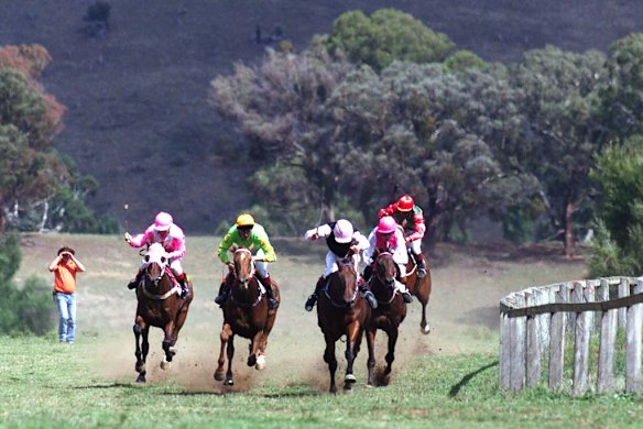 The time-honoured Tambo Valley Cup at Swift Creek.