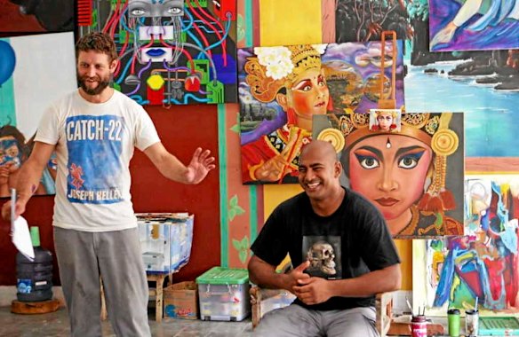 Australian artist Ben Quilty addresses a class with Bali Nine member Myuran Sukumaran as his subject during painting lesson in Kerobokan jail.