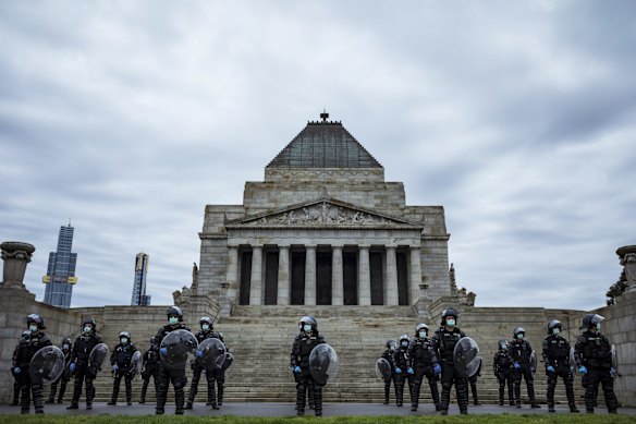 A large police presence was out this morning at the Shrine and the Botanical gardens amid concern about a planned anti-lockdown protest. 