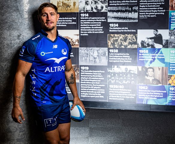 Zac Lomax after signing with the Force this week.