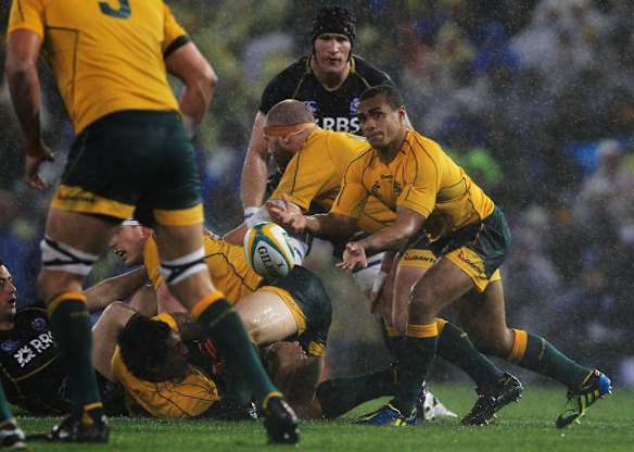 Will Genia spins it wide.