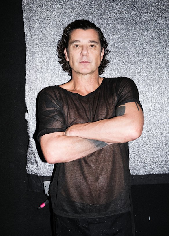 Gavin Rossdale reconnected with his mother when he was 27 years old. 