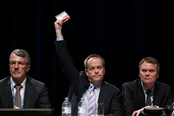 Opposition Leader Bill Shorten votes against the push to ban asylum seeker boat turn-backs.