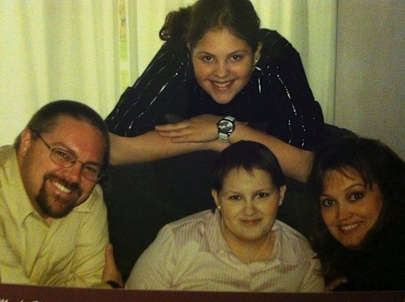 Nikki Schaut, Tartan student who died of leukemia/DSRCT, with her family.