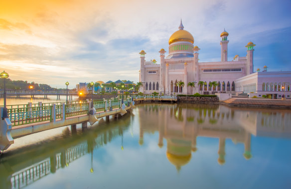 Bear witness to Jame’ Asr Hassanil Bolkiah Mosque in all its glory. 