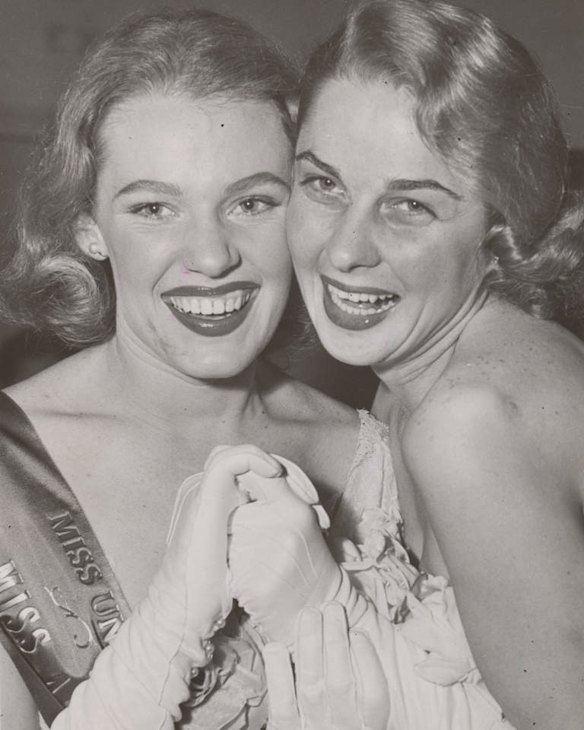Miss Australia Leah McCartney, left, with Miss NSW Maureen Duval in 1952.