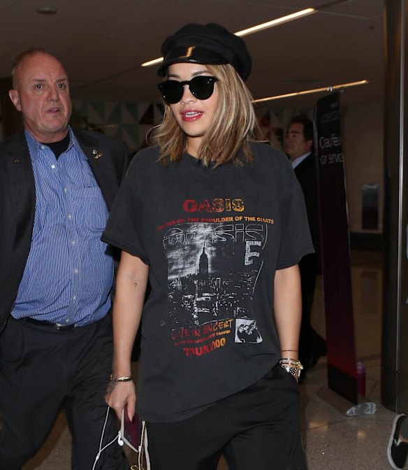 Airport casual ... Rita Ora.