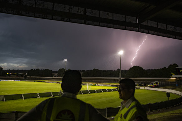 Lighting strikes forced the W-League clash between Canberra United and Melbourne Victory to be abandoned