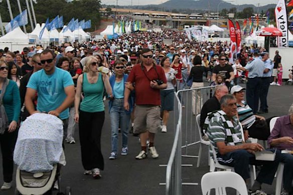 Thousands of people grab the historic opportunity to walk the new Gateway Bridge.