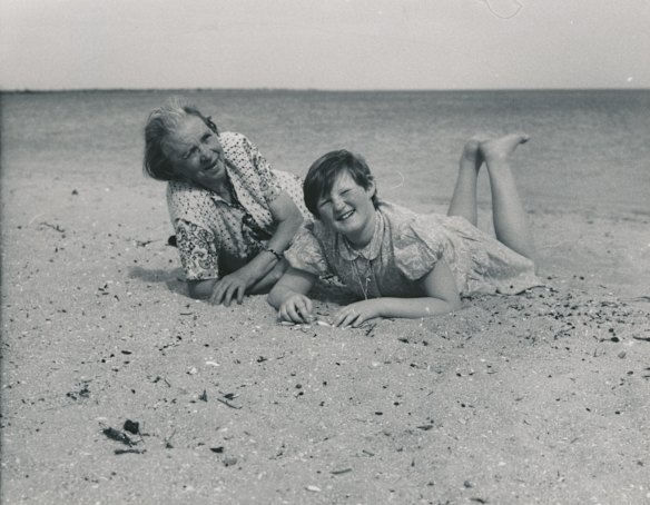 Tania Bcsverhaja [R], 10, was living near Chernobyl on the day of the nuclear explosion in 1986. Yesterday, for the first time in her life, Tania went to the beach with her Melbourne "foster parent", Olga Solkuloft. Tania and 54 other children, were all exposed to high levels of radiation, and to allow their immune systems time to at least slightly recover, they have been brought to Melbourne as guests of the Victims of Chernobyl National Relief Fund and will stay with Australian families for more than a month, March 29, 1991. Photo: Tina Haynes

File (Melb): SOVIET UNION: ACCIDENTS & DISASTERS: NUCLEAR: CHERNOBYL: 1991 - .
Date filed: 30-03-1991
Neg no: 91-119885 / 8
ID: mls