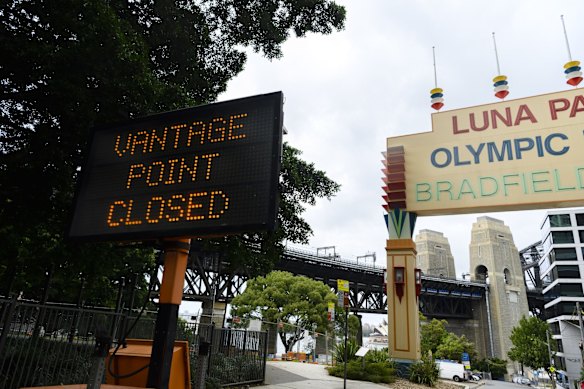 Vantage points for Sydney's New Years fireworks display have been closed  to the public to prevent the spread of COVID-19, including Milsons Point.