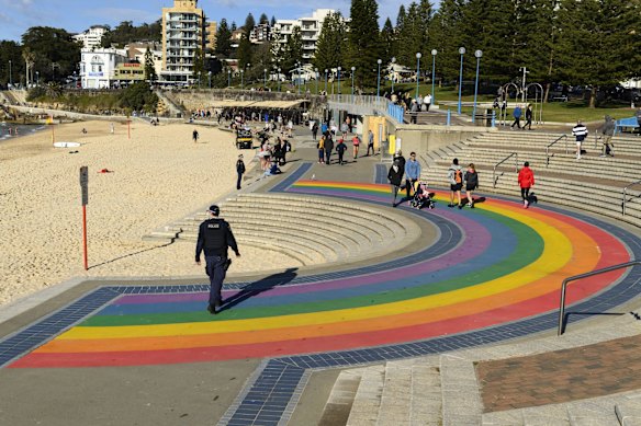 Police patrol Coogee Beach during Sydney's COVID-19 lockdown. 17 July, 2021.